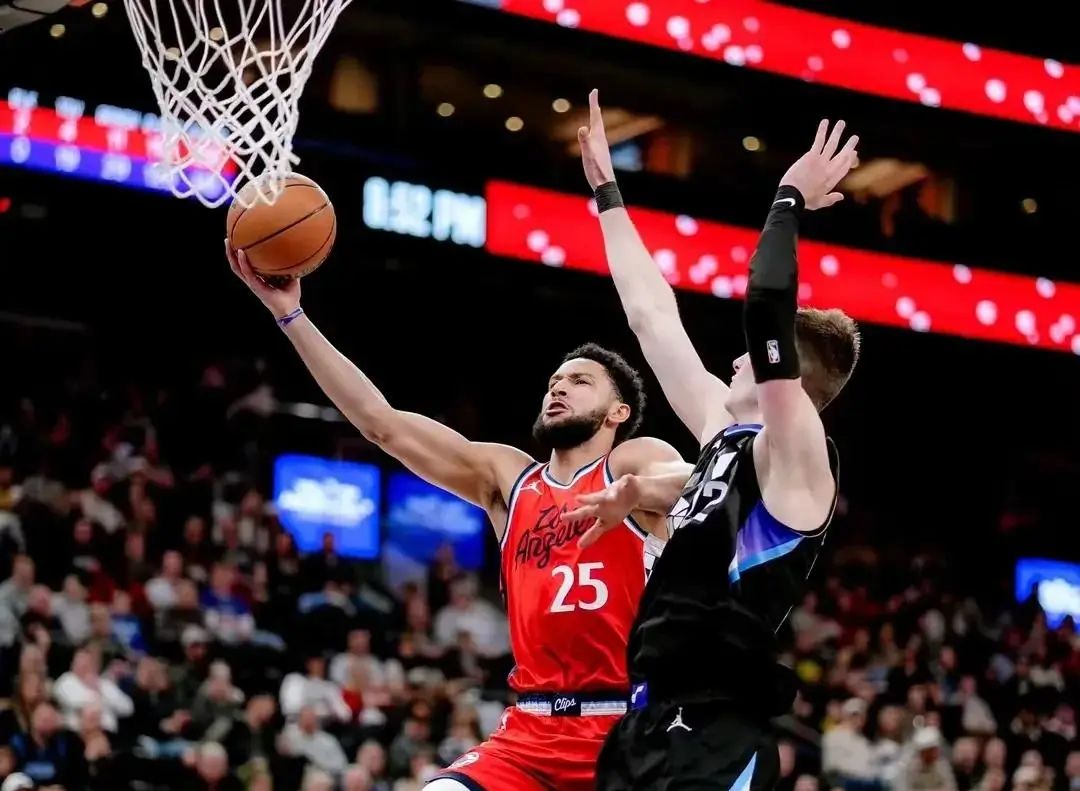 快船主场逆转! 快船主场逆转!