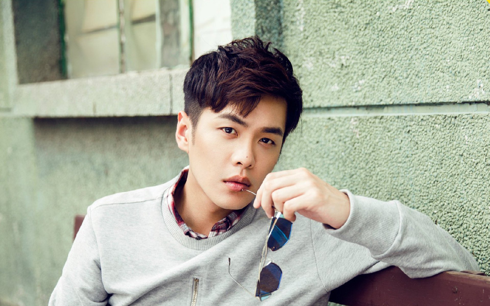 开云网站-克罗托内豪取三分，继续保持不败战绩，克罗托内球员